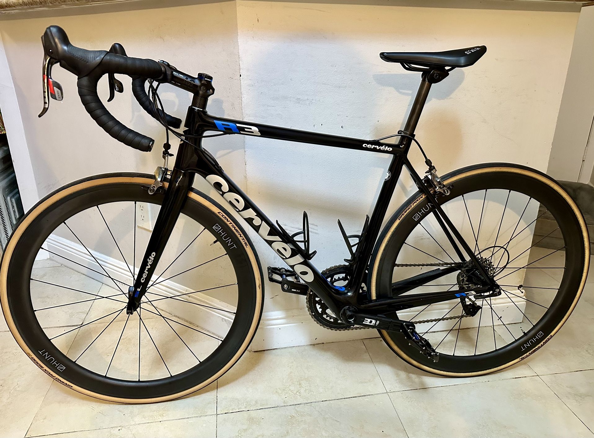 CERVELO R3 FULL CARBON ROAD BIKE 