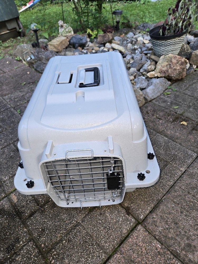 Dog/Pet Carrier