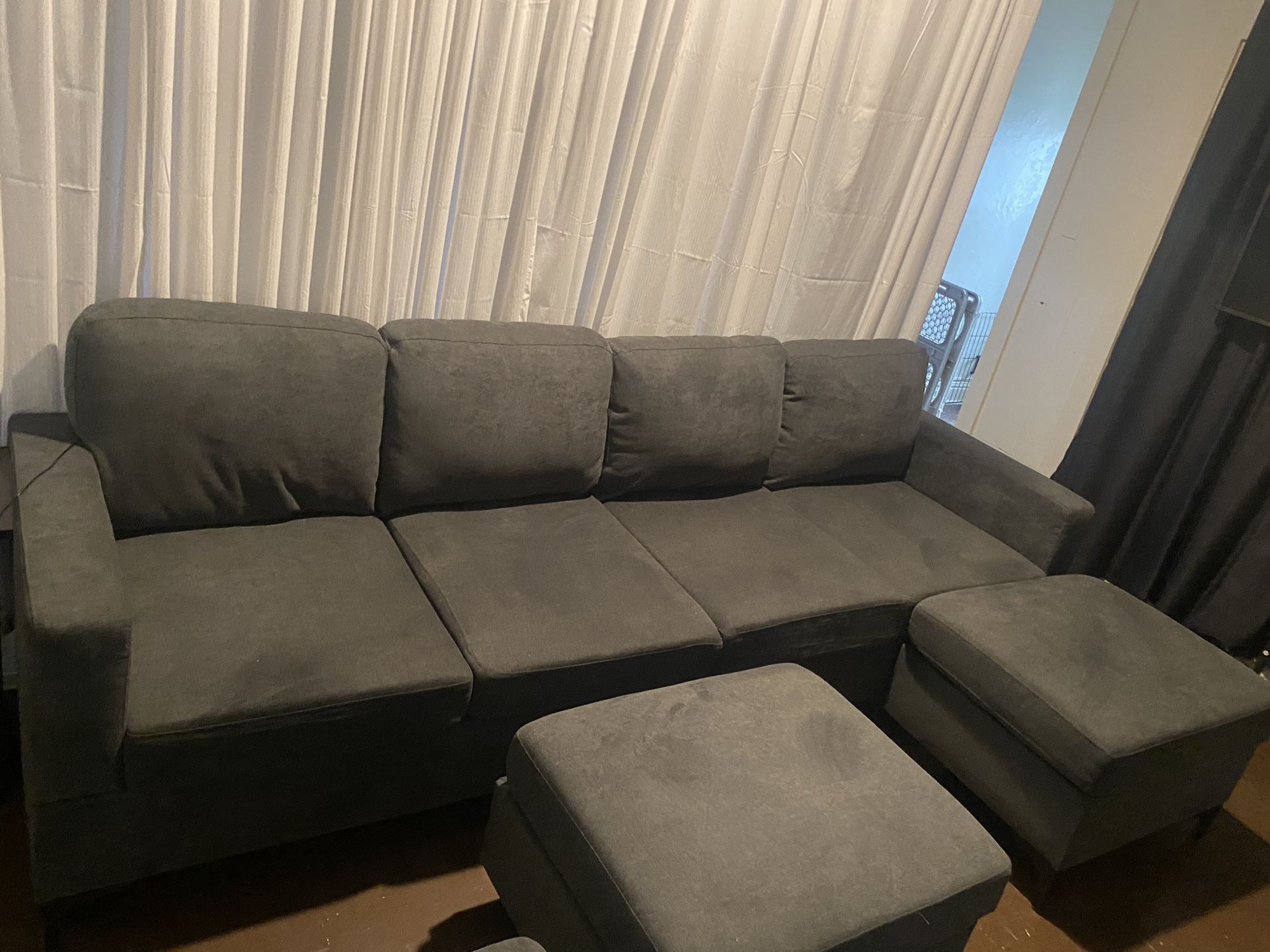 Couch With Two Ottomans