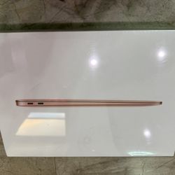 Apple MacBook Air 13.3”-  M1 Chip - 256GB SSD - 8GB RAM