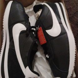 Nikes Brand New 