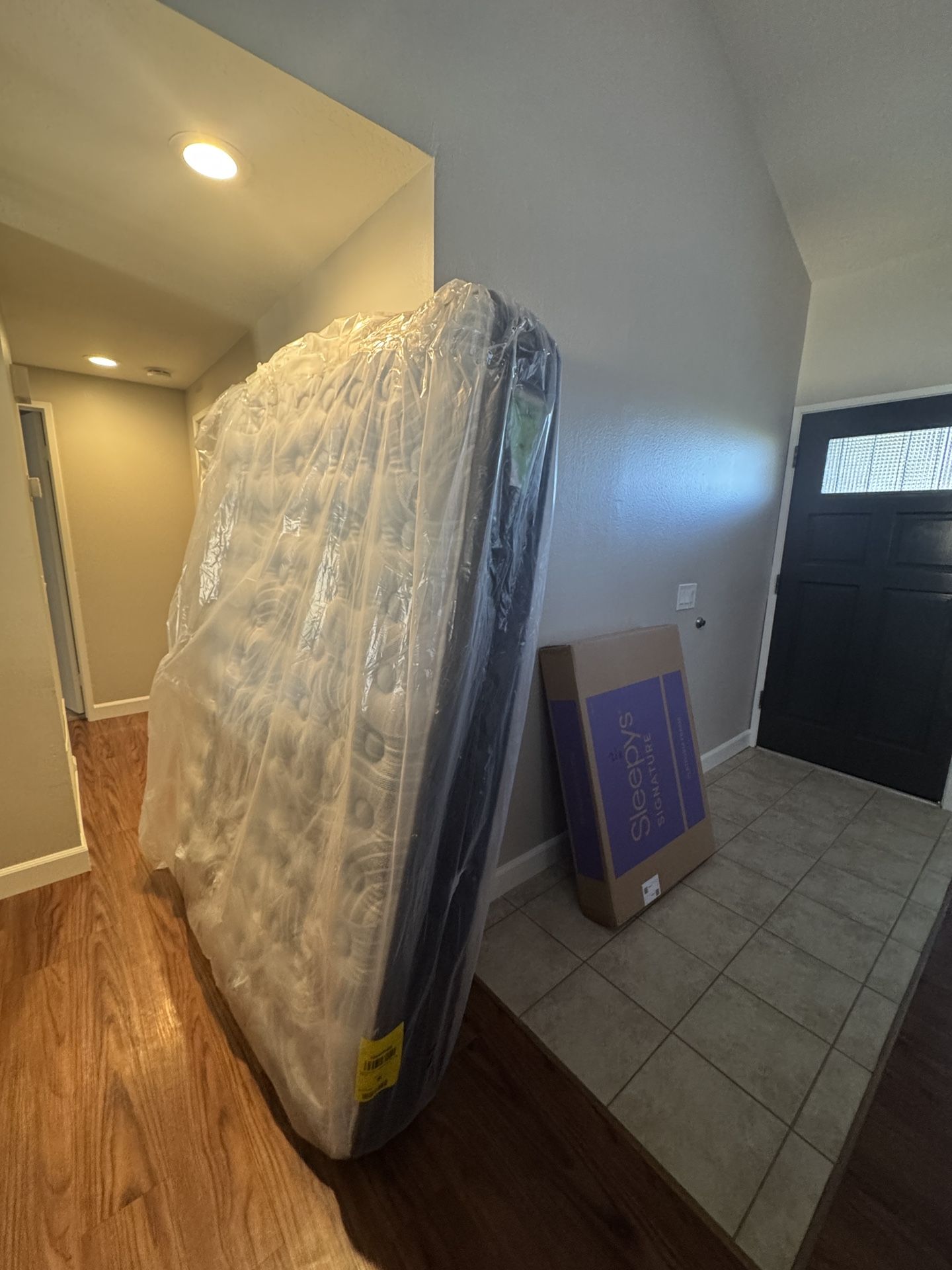 Frisco 2.0 Medium Euro Pillow Top Mattress With Frame *FULL**