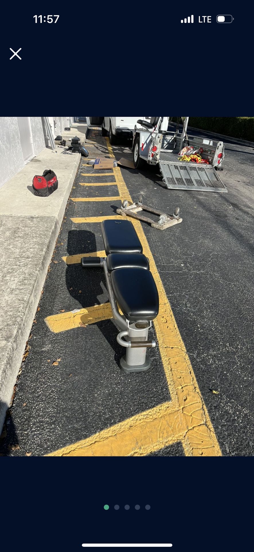 Life Fitness Weight Bench 