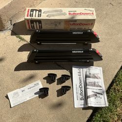 Yakima ButtonDown 4 Snowboard/Ski Racks with Locks **Like New**