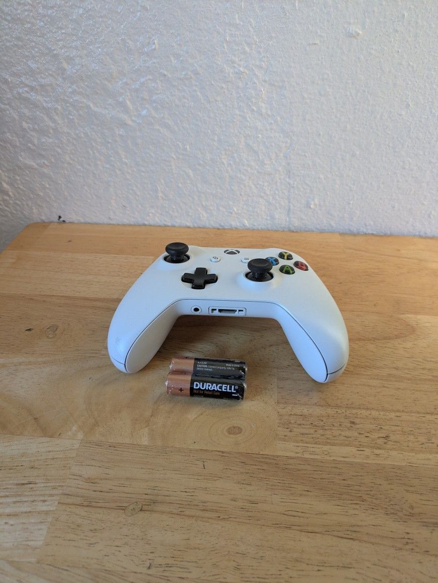 Microsoft. Xbox Wireless Controller Robot White (without box)