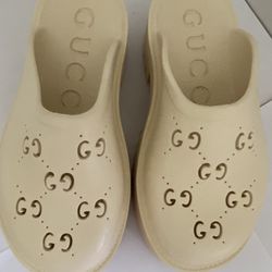 Gucci SANDALS  rubber slides mules women’s Italy 38 USA  8  Rubber Platform Perforated GG logo Clogs,platform