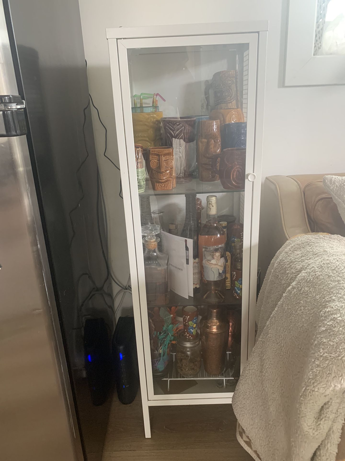 IKEA - Display Cabinet bar