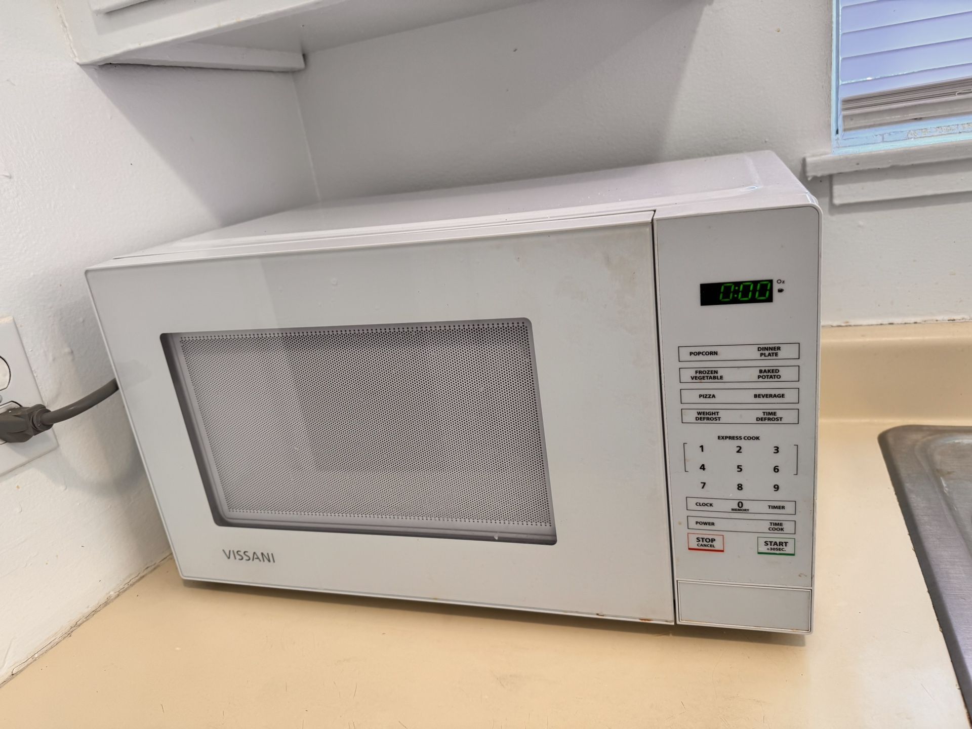 Microwave, Vissani Microwave 700W - Ideal for Home or Office Use