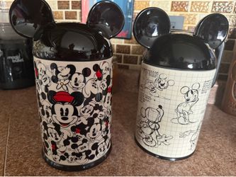Cookie jars / containers   Like new  Kitchen  storage