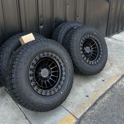 LOCK MOJAVE AVAILABLE IN 6x135 PERFECT FOR F150 and FORD TRUCKS!!