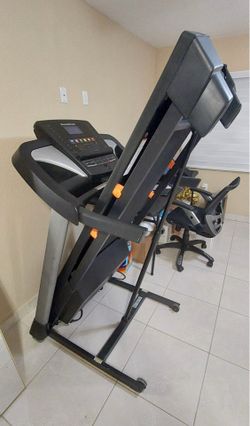 Nordic Track Treadmill 5.7