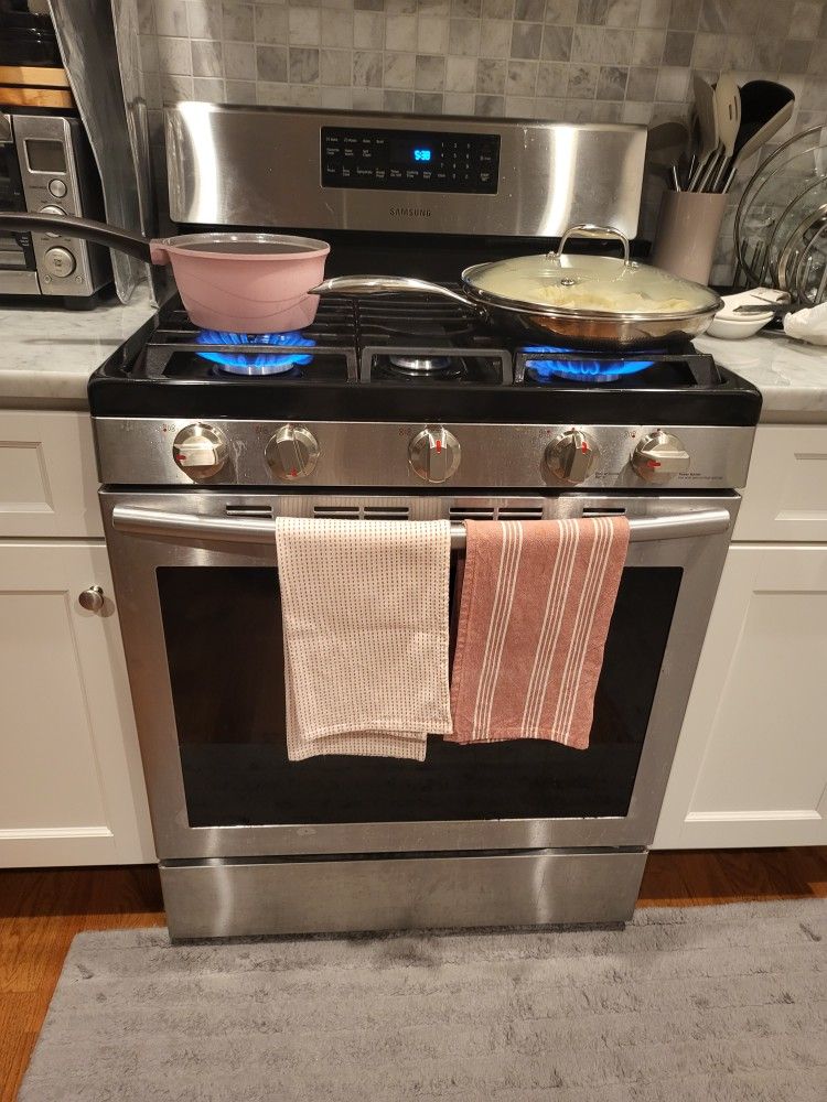 SAMSUNG RANGE OVEN STOVE (GAS)