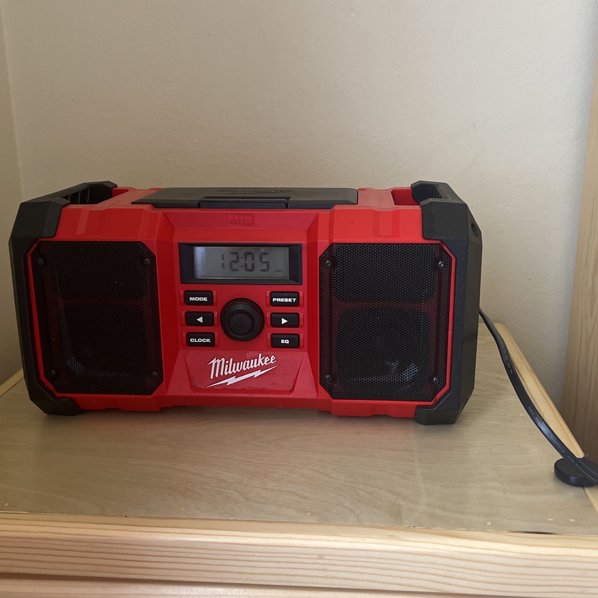 Milwaukee Radio for Sale in Windsor Hills, CA OfferUp