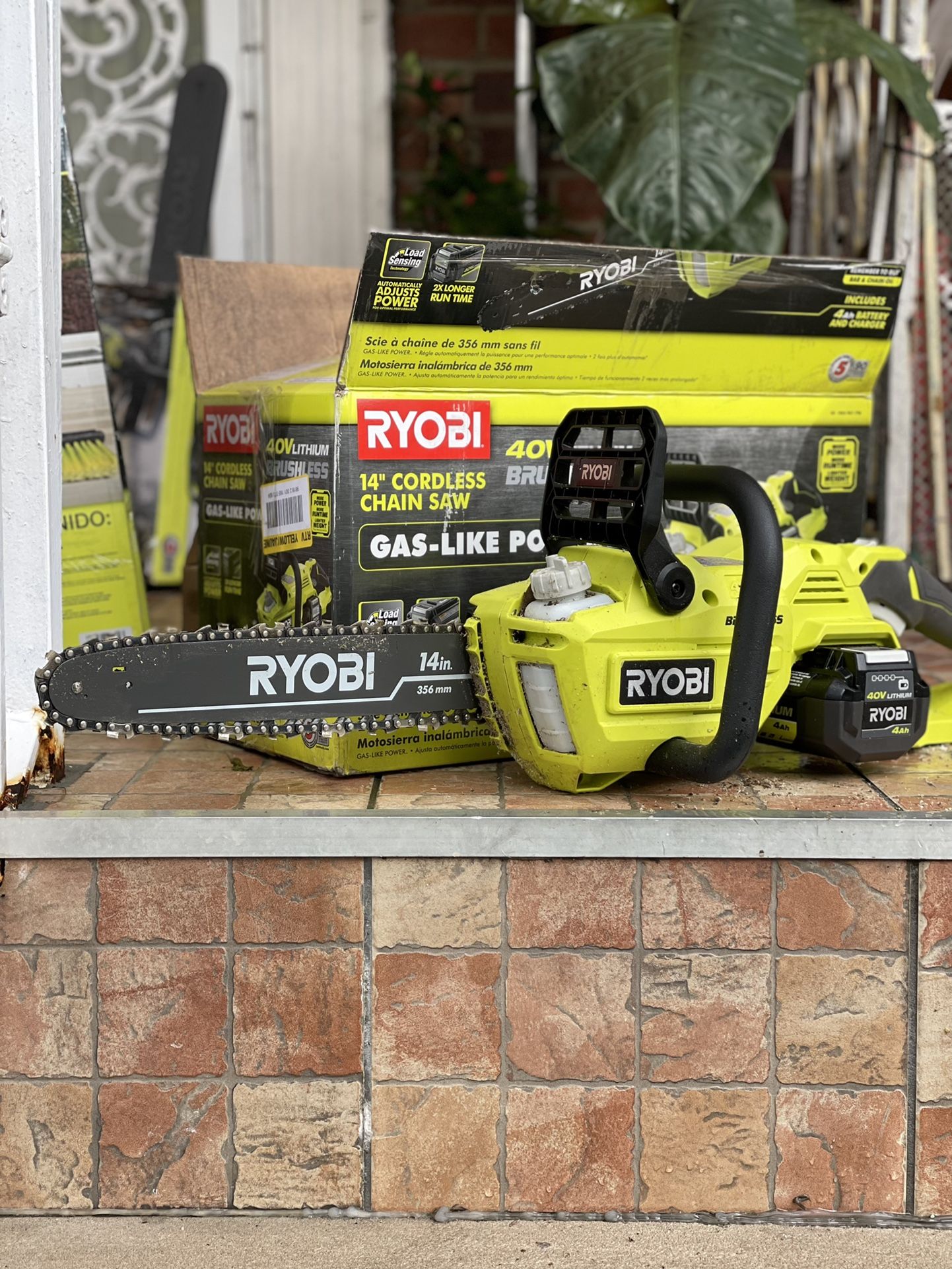 Ryobi 14 in. 40-Volt Brushless Lithium-Ion Cordless Chainsaw