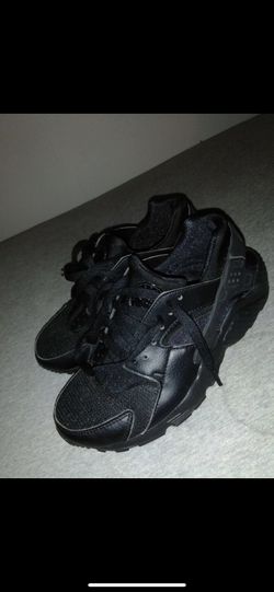 Black huarache size 5.5y /7 women’s