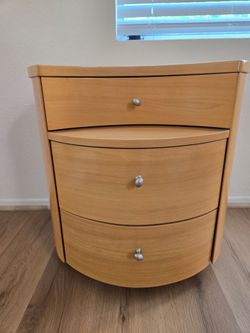 Ripple Nightstand in Honey Oak 3-tier Drawer