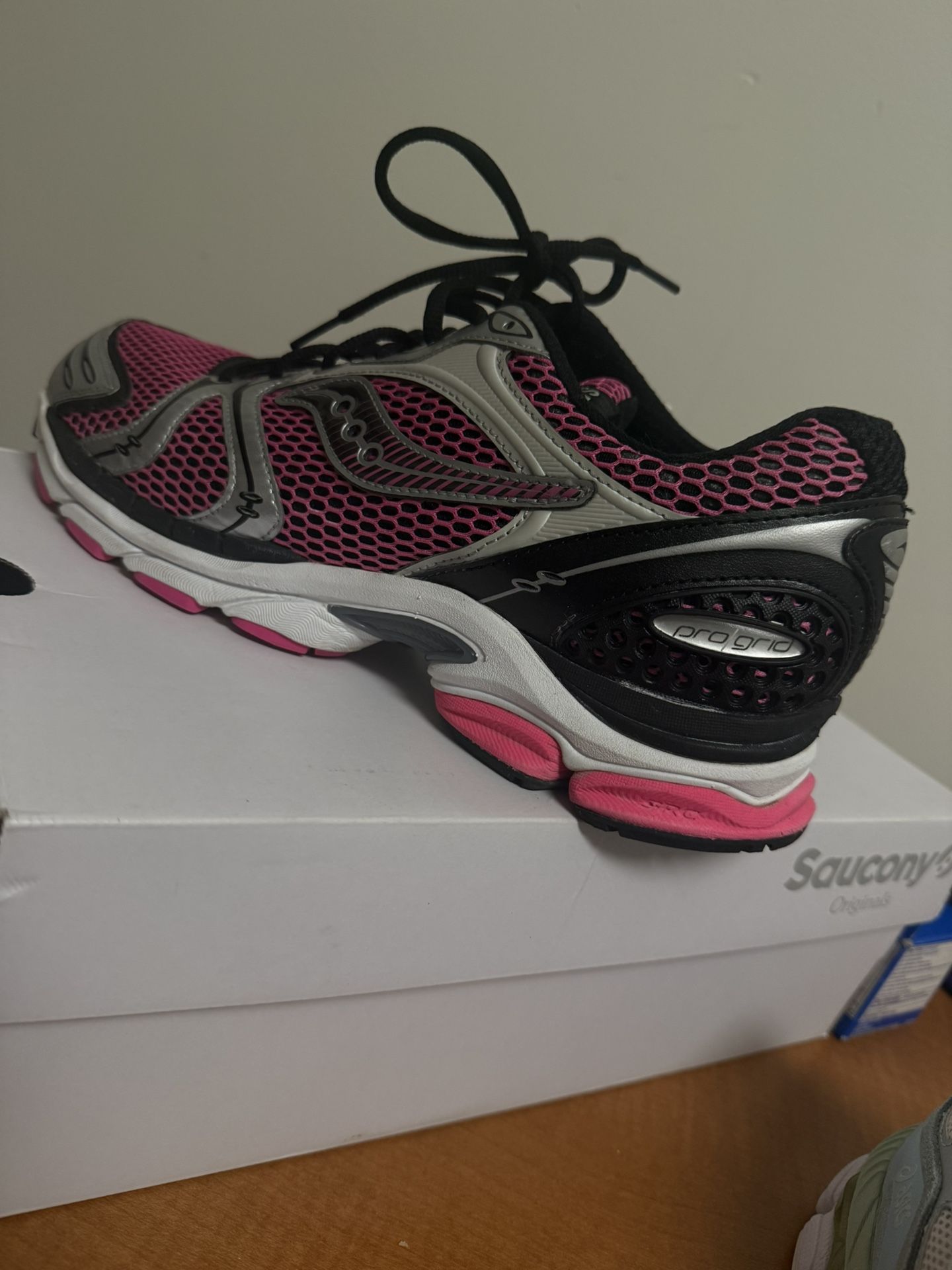 Pink Sauconys (11)
