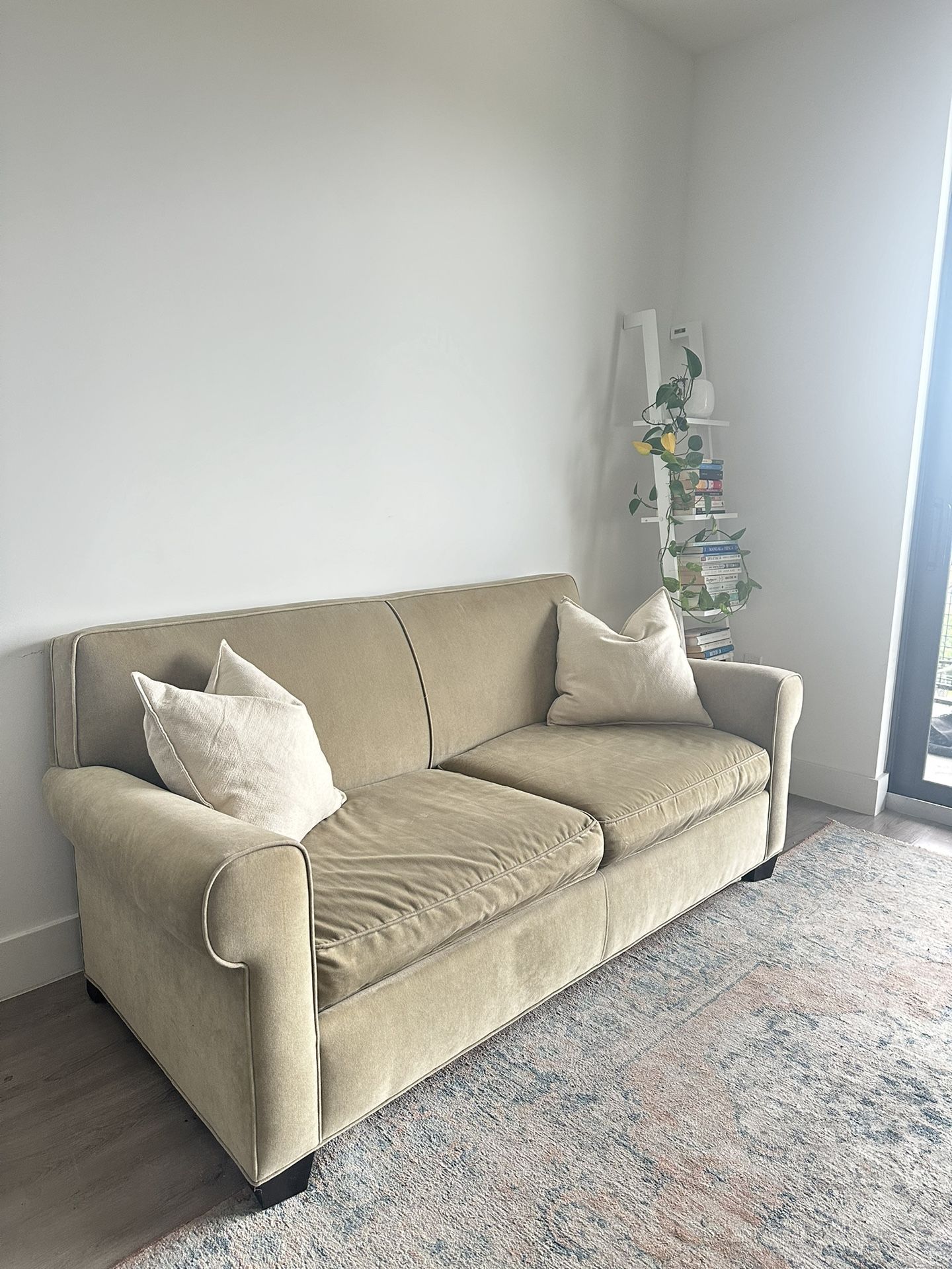 Sofa Bed (66β x 35β)