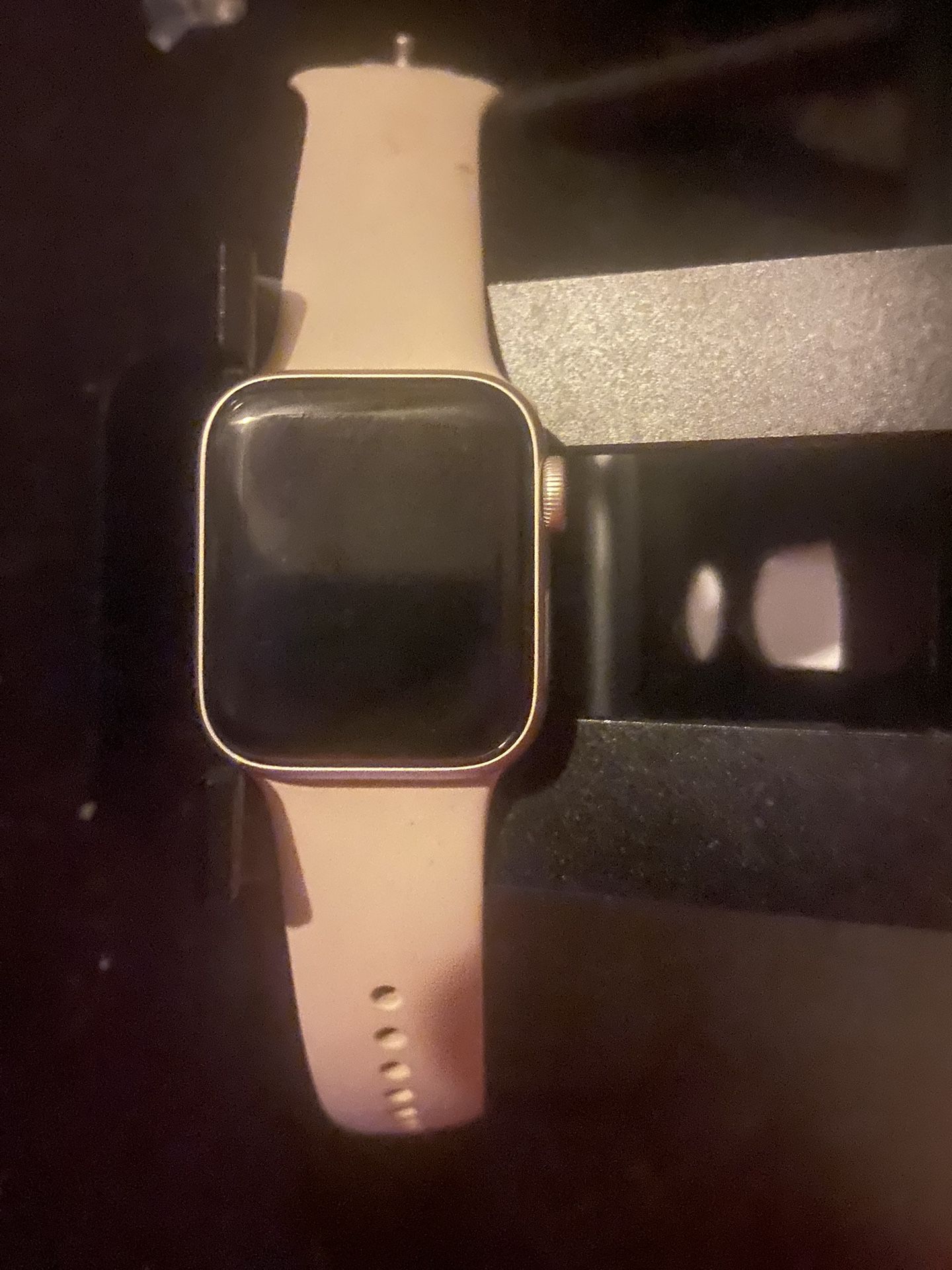 Apple Watch Se With Band 