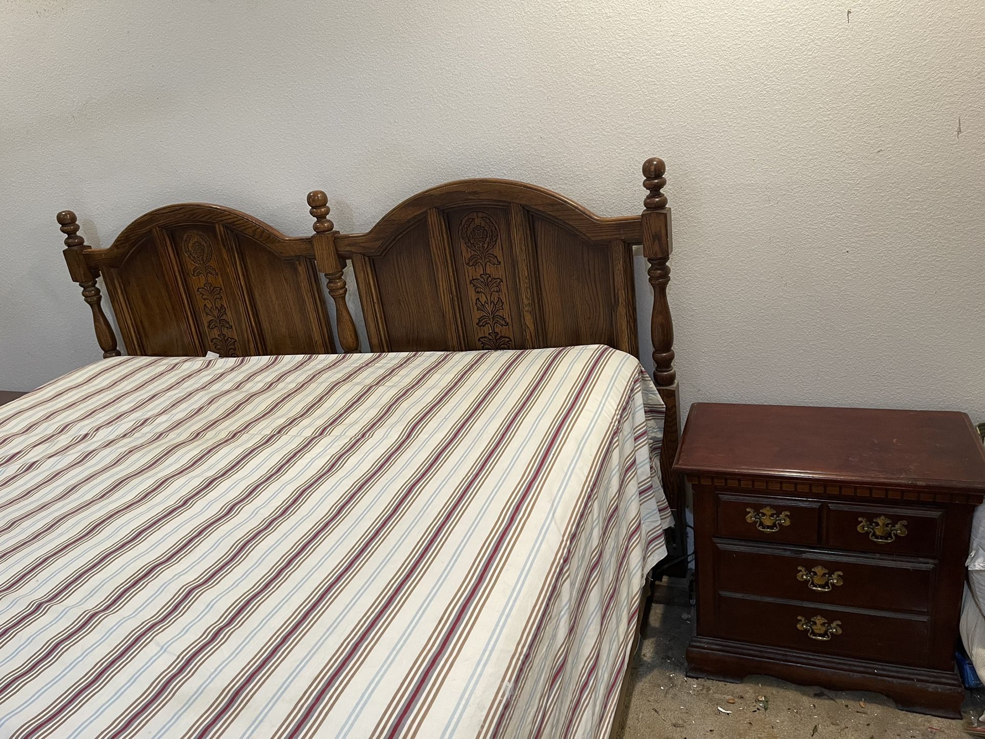 King size Bedroom Set Burlington House Furniture
