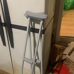 Free Crutches 