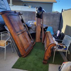 Queen size bed frame. Very sturdy wood