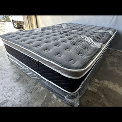 King oasis thermal comfort Europillow top 12inch Matres !!