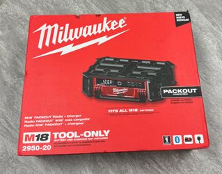 Milwaukee M18 Packout Radio + Charger