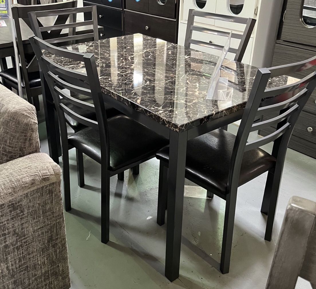 4 Chairs Dining Table 