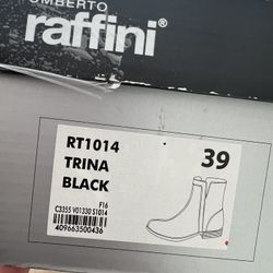 Women’s Boots. Size 9 But Run Narrow