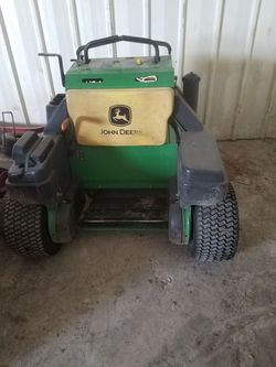 Jhon deer stand on 48 inch deck model 647A