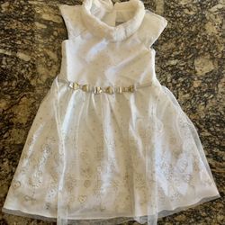 Beautiful Girl’s Holiday Dress Beige /gold Size 6