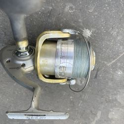 Fishing Reel Asking $25!!!
