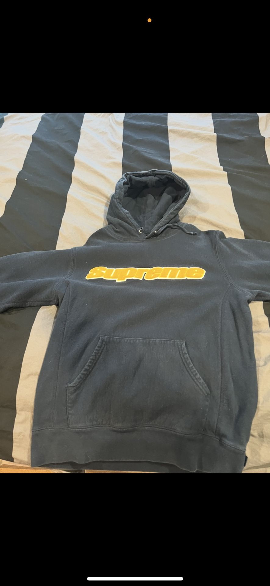 Supreme “Embossed Logo Hoodie” (Navy / Yellow Outline Logo) Small