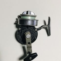 Vntg Fishing Reel