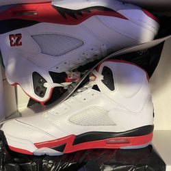 Jordan fire red 5s   Size 8.5