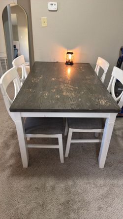 Dinning room table