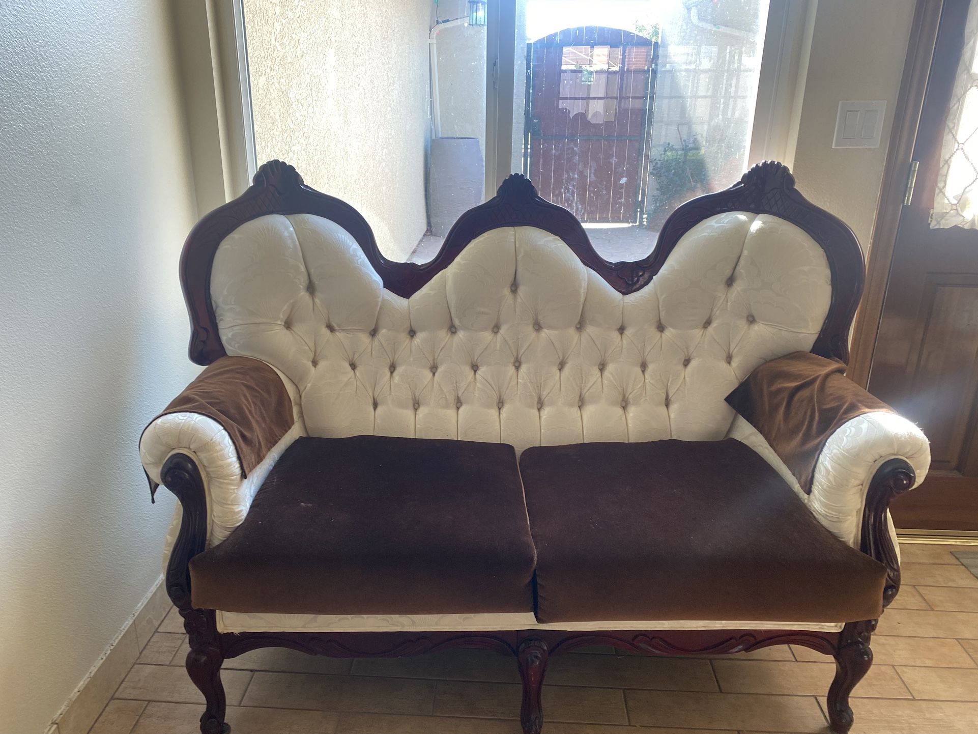 Victorian Style Living Room Set