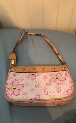Luis Vuttion mini purse