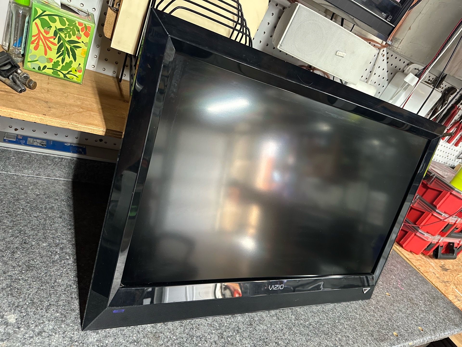 “32-inch” LCD
