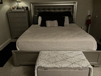 Nice Bedroom Set Stand Up Dresser Drawer, Side Table
