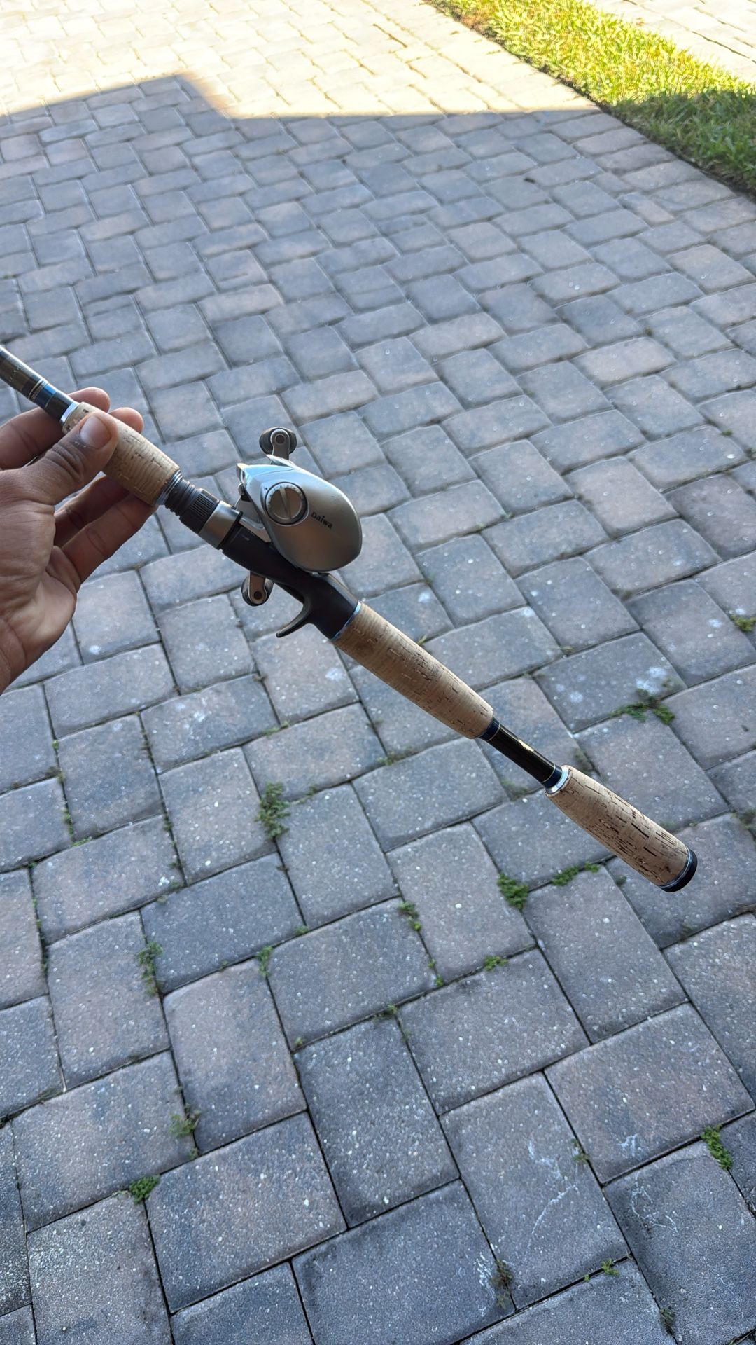 Diawa Baitcaster W/ Tsunami Rod 6’6 MH 