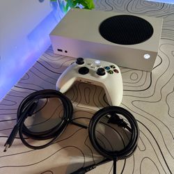 Xbox Series S & Controller 