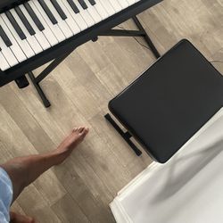 Keyboard Yamaha E473