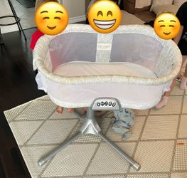 Halo Bassinest swivel sleeper