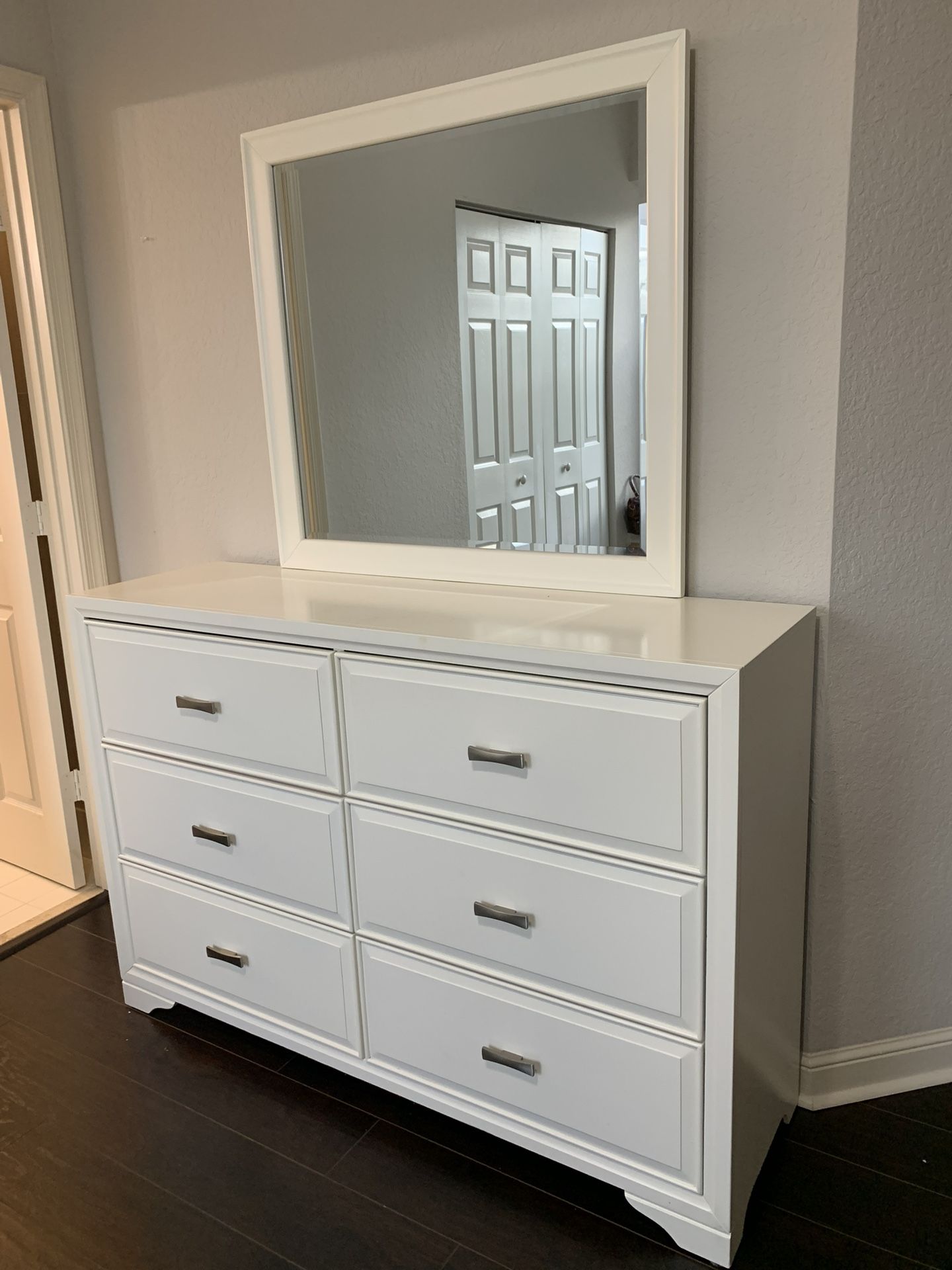 White Bedroom Furniture Set