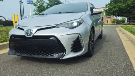Toyota Corolla SE Silver