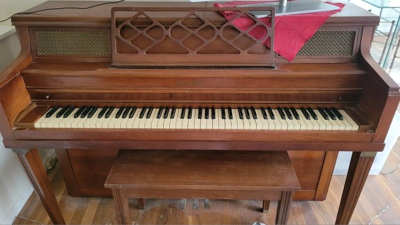 Kohler & Campbell Console Piano