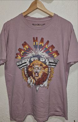 Van Halen Vintage style Washed Cotton T-Shirt, size M/L,Lavender Tee, unisex, 
Excellent condition 
Pls see all pictures for details 
It's a distresse