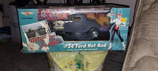 2001 American Graffiti ' 32 Ford hot rod 1/18 Die-cast metal